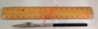 - - Righello in legno e porta mine per compasso