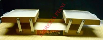 Accakappa spazzolini da denti - - Scatola in legno a due ripiani.