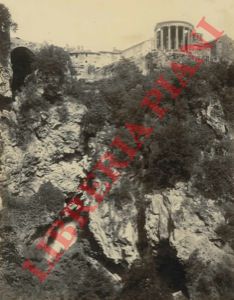 G. Sommer - - Tivoli: Grotta di Nettuno, Tempio di Vesta (Roma).