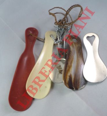 - - Minicollezione di 5 calzascarpe