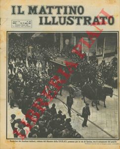 - - Le salme dei marinai italiani, vittime del disastro della Duilio, passano per le vie di Spezia, tra il compianto del popolo.