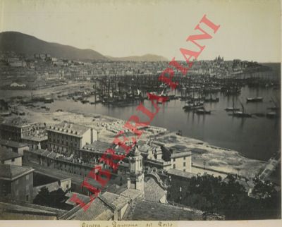- - Genova. Panorama del porto.