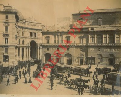 Sommer. Napoli - - Napoli. Galleria Umberto I, animatissima.