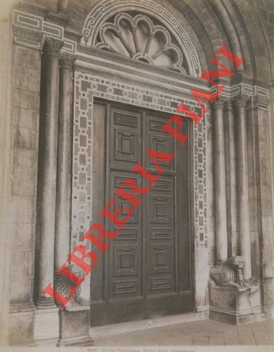 - - Civita Castellana. Porta della Cattedrale.