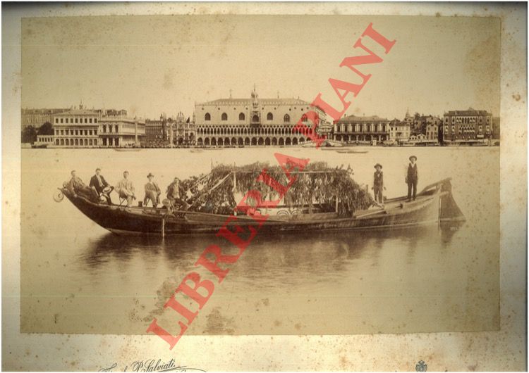 P. Salviati. Venezia - - Venezia : Palazzo Ducale e Riva degli Schiavoni e in primo piano, barca 
