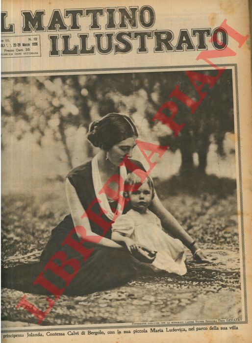 - - La principessa Jolanda, Contessa Calvi di Bergolo, con la sua piccola Maria Ludovica, nel parco della sua villa.