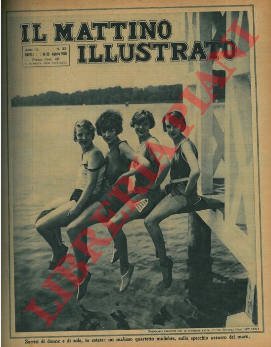 - - Sorrisi di donne e di sole, in estate: un malizioso quartetto muliebre, sullo specchio azzurro del mare.