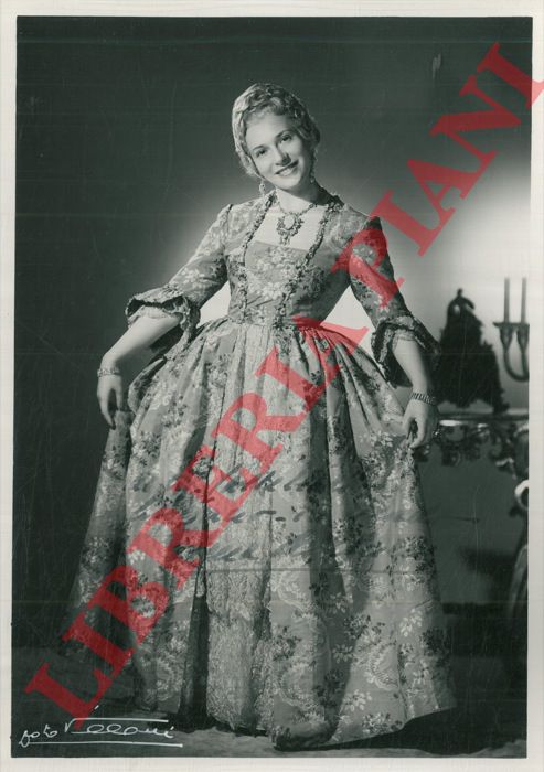 Foto Villani. Bologna - - RIZZIERI Elena, soprano -