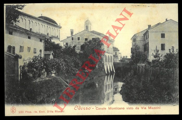 - - Oderzo. Canale Monticano visto da via Mazzini.