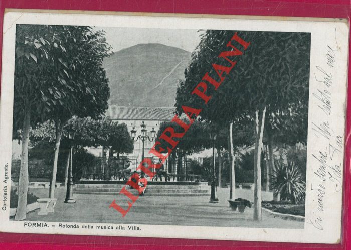 - - Formia. Rotonda della musica alla Villa.
