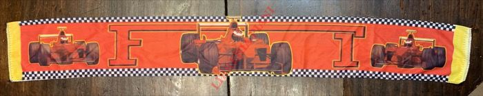 - - Ferrari. Sciarpa rossa, F1 e tre auto da un lato, 