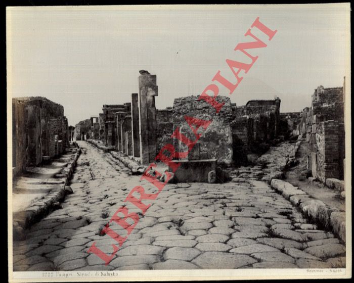 Sommer. Napoli - - Pompei. Strada di Salustio.