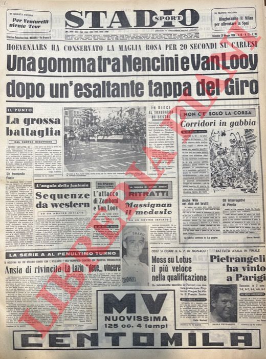 - - Una gomma tra Nencini e Van Looy dopo un'esaltante tappa del Giro. Hoevenaas ha conservato la maglia rosa per 20 secondi su Carlesi.