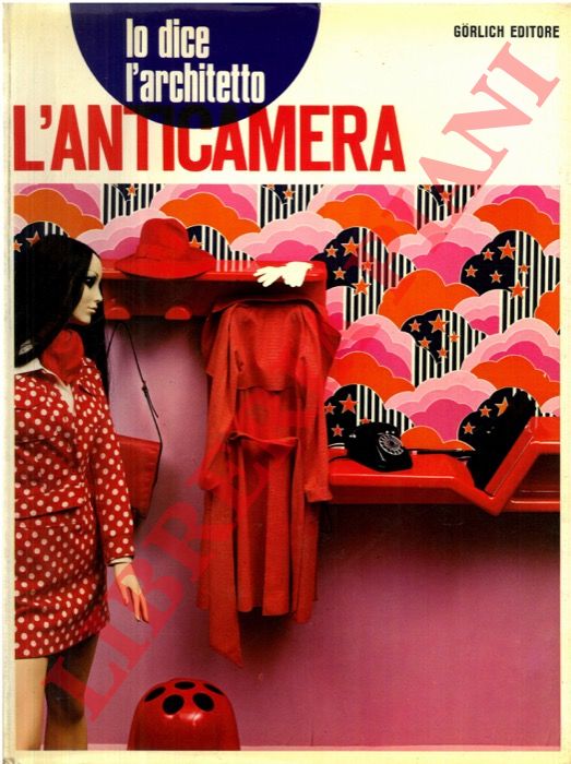 - - L'anticamera.