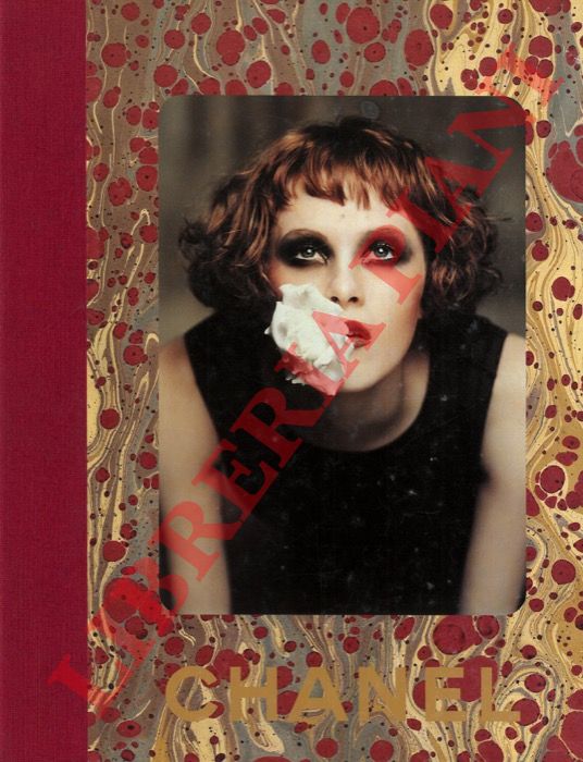 CHANEL - - Collection automne-hiver 1997-1998 Chanel Boutique..